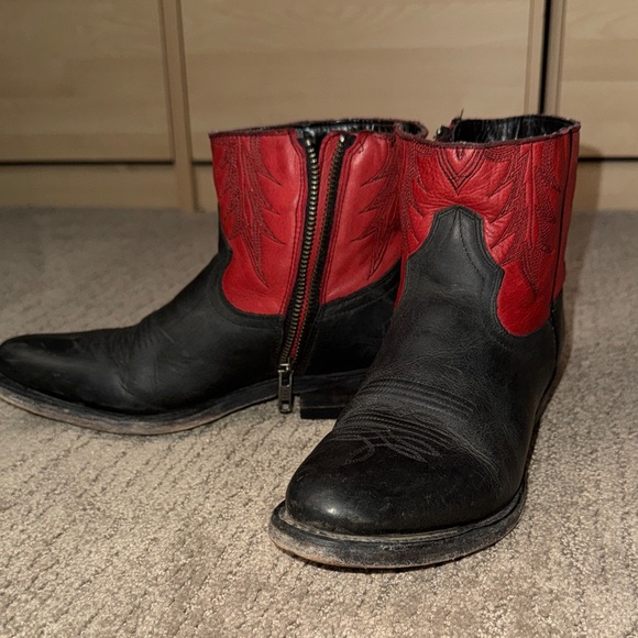 Ash Shoes - These boots were made for walkin’!  Sweet Ash ankle cowboy boots. Size 37 or 7